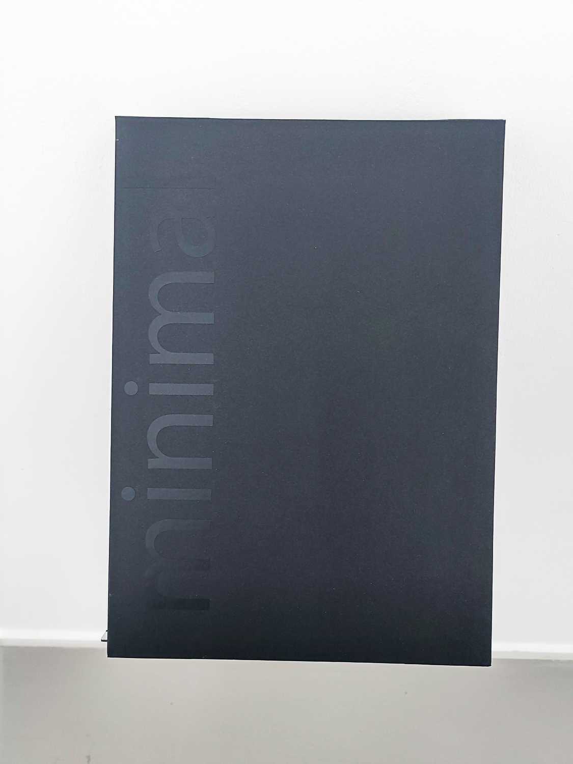 Exhibition view of minimal at Case – Projektraum der Fotografie